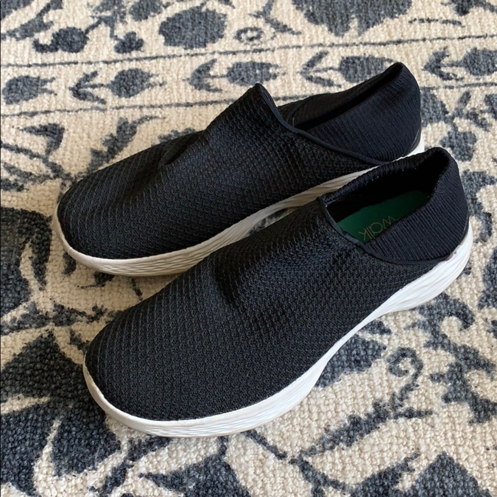 Sketchers Go Shoes